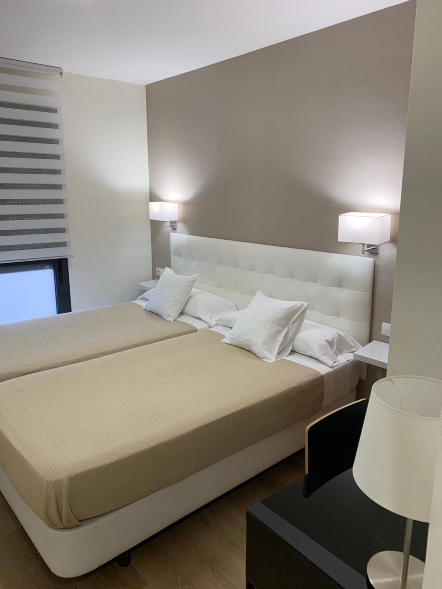 Hostal El Rocio Paracuellos de Jarama Eksteriør billede