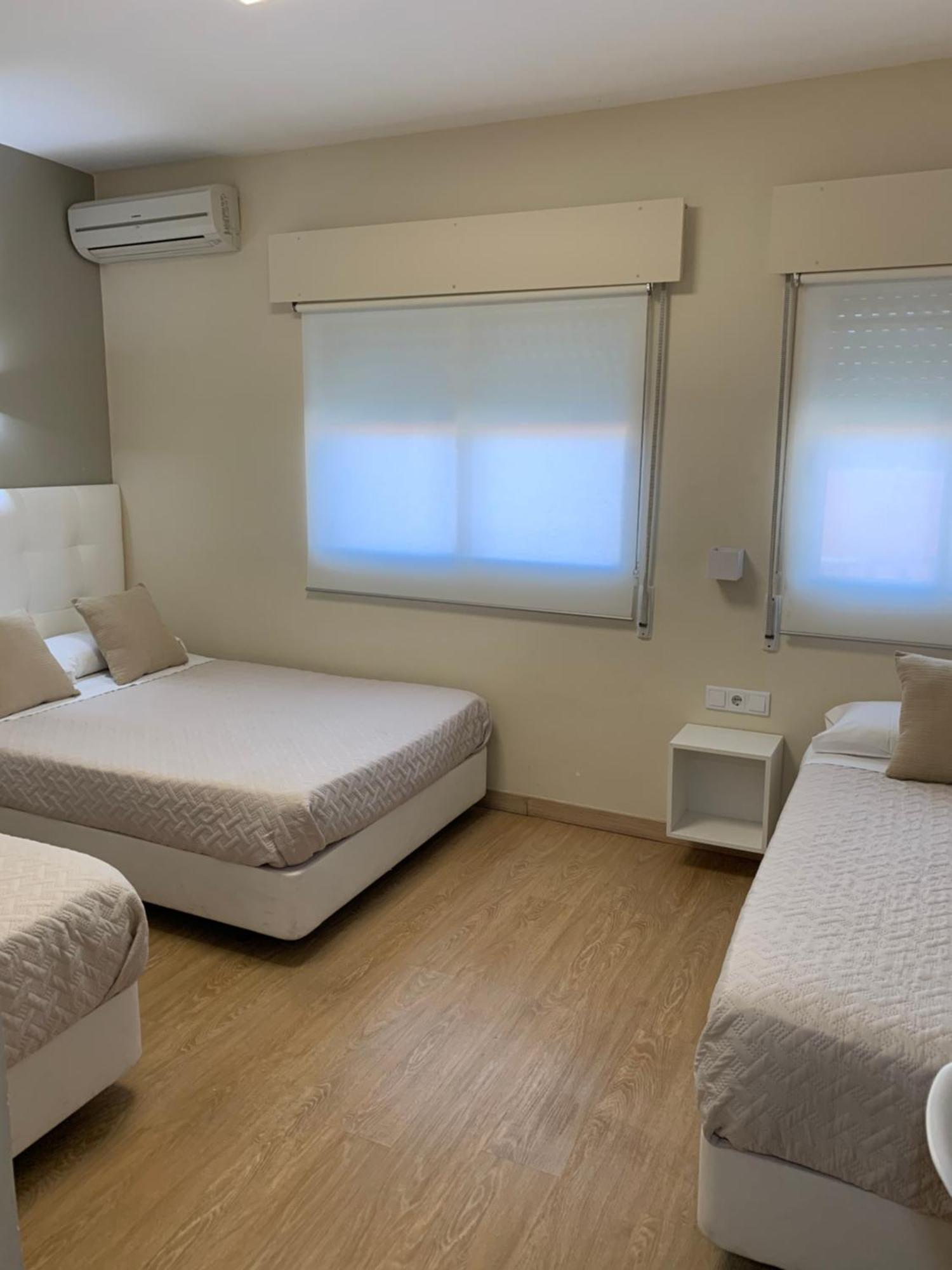 Hostal El Rocio Paracuellos de Jarama Eksteriør billede